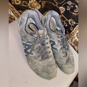 New Balance tennis shoes charcoal grey